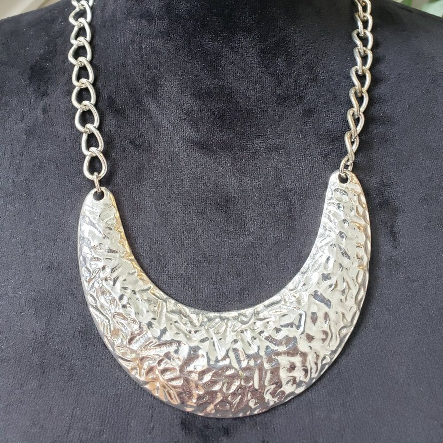 Vintage Womens Silver Collar Bib Choker Necklace Jewelry with Lobster Clasp