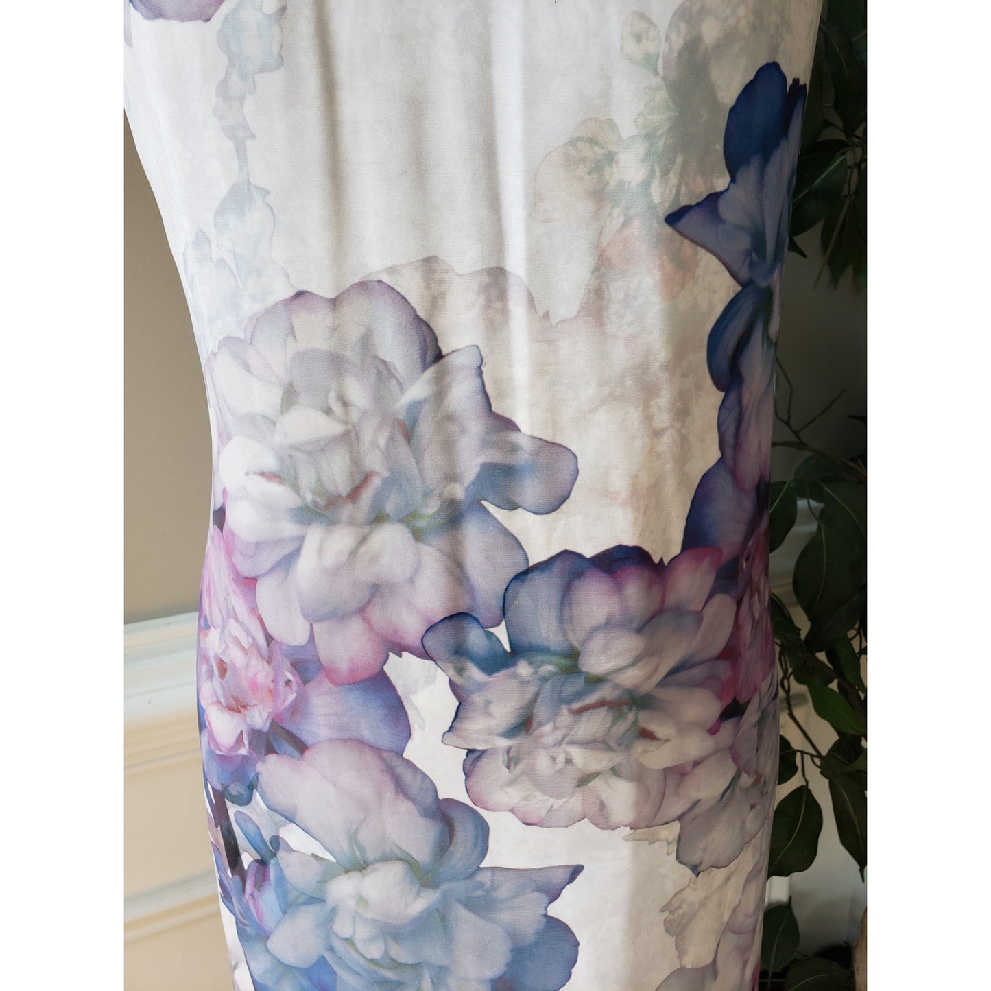 H&M Sheath Dress Womens 10 White Abstract Floral Pleated Round Neck Back Zipper