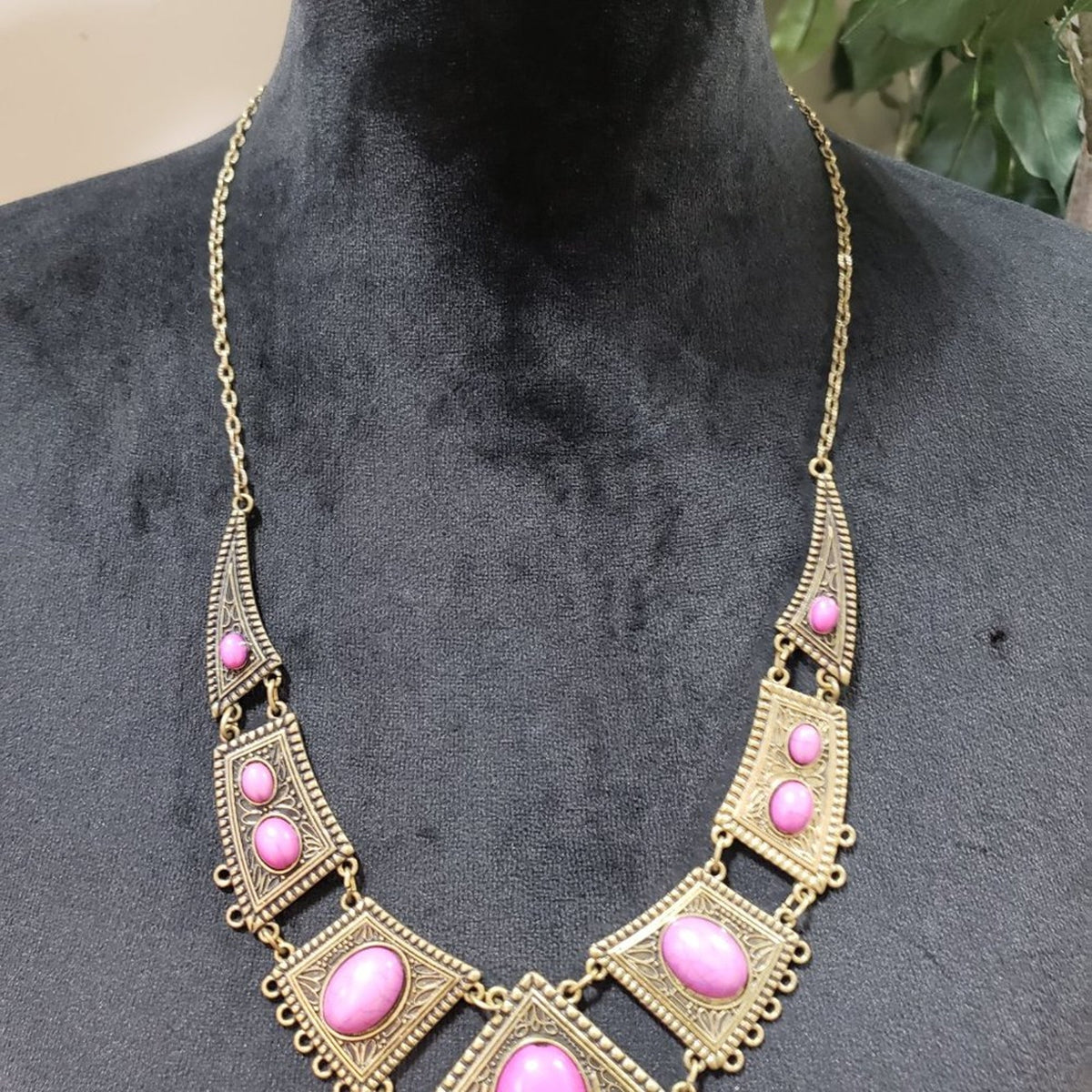 Women Fashion Pink Gem Stone Beads Antiqued Gold Tone Bib Necklace