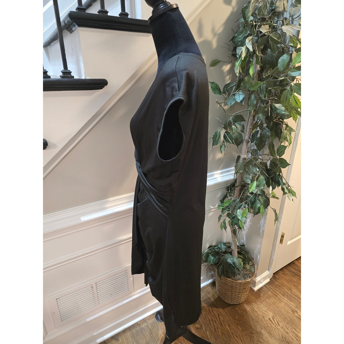 Mini Dress Women's Size 1XL Black Ruched Knot Front V-Neck Stretch Cap Sleeves