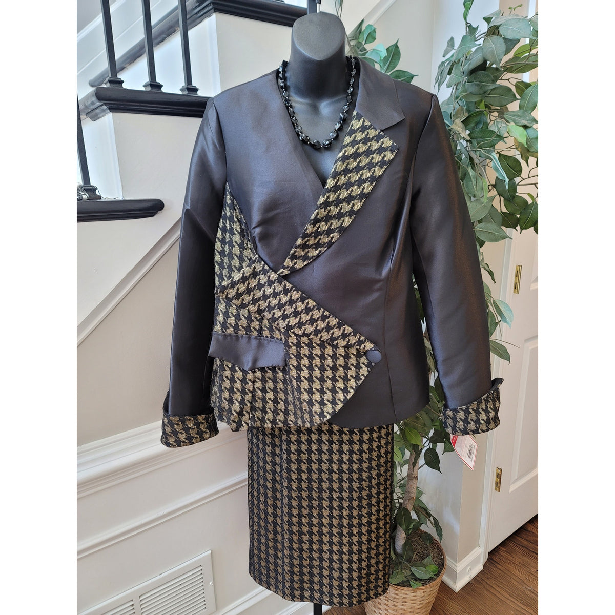 EY Boutique Skirt Suit Women's SZ 16 Black/Tan Houndstooth Fully Lined Fold Cuff