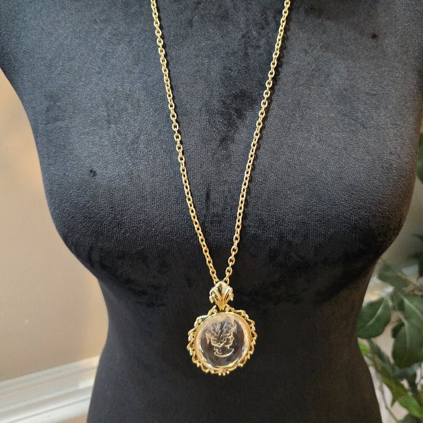 Womens Gold Tone Frosted Lady Intaglio Cameo Pendant Necklace with Lobster Clasp