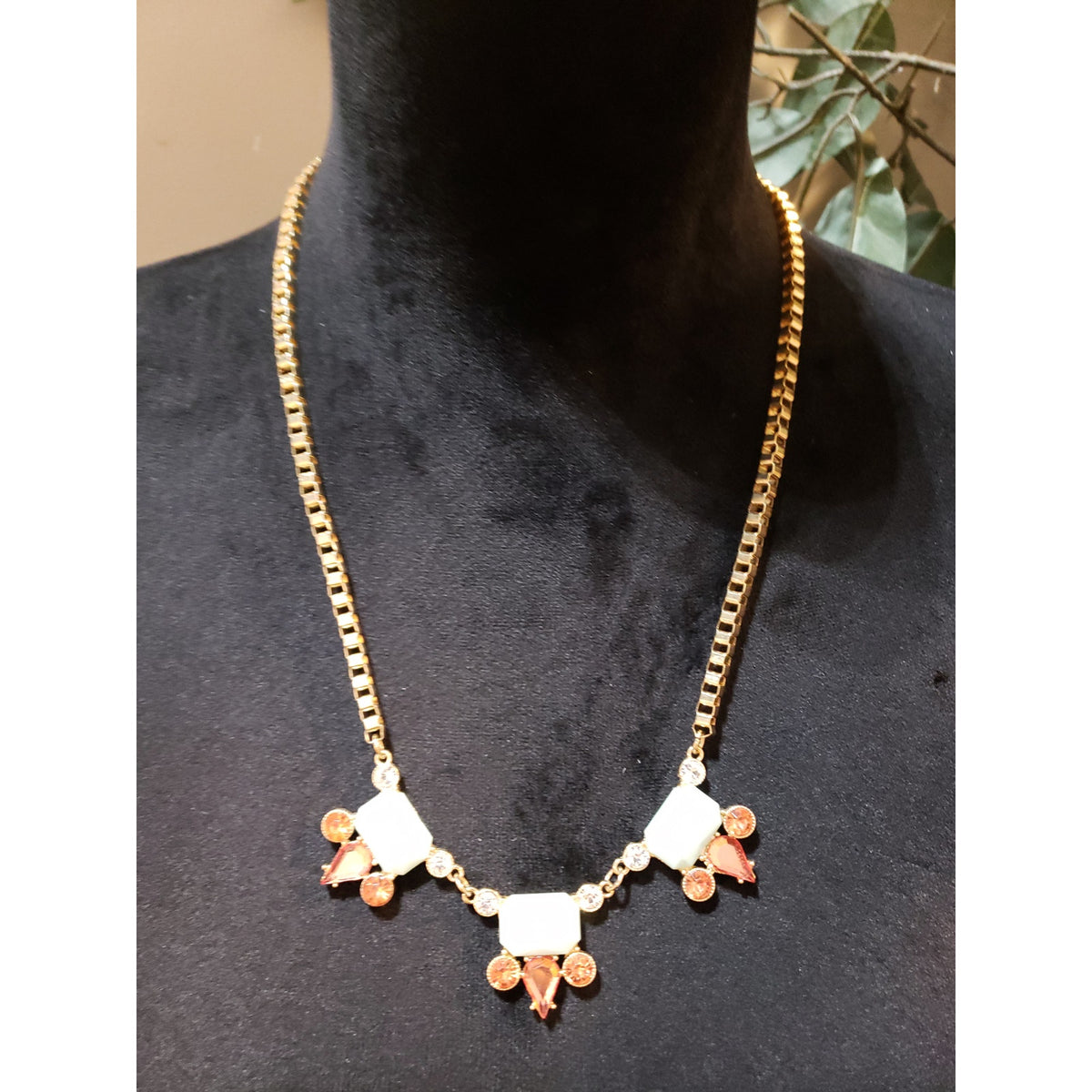 Womens Charmz Star and Pearl Detail Necklace with Lobster Clasp Closure