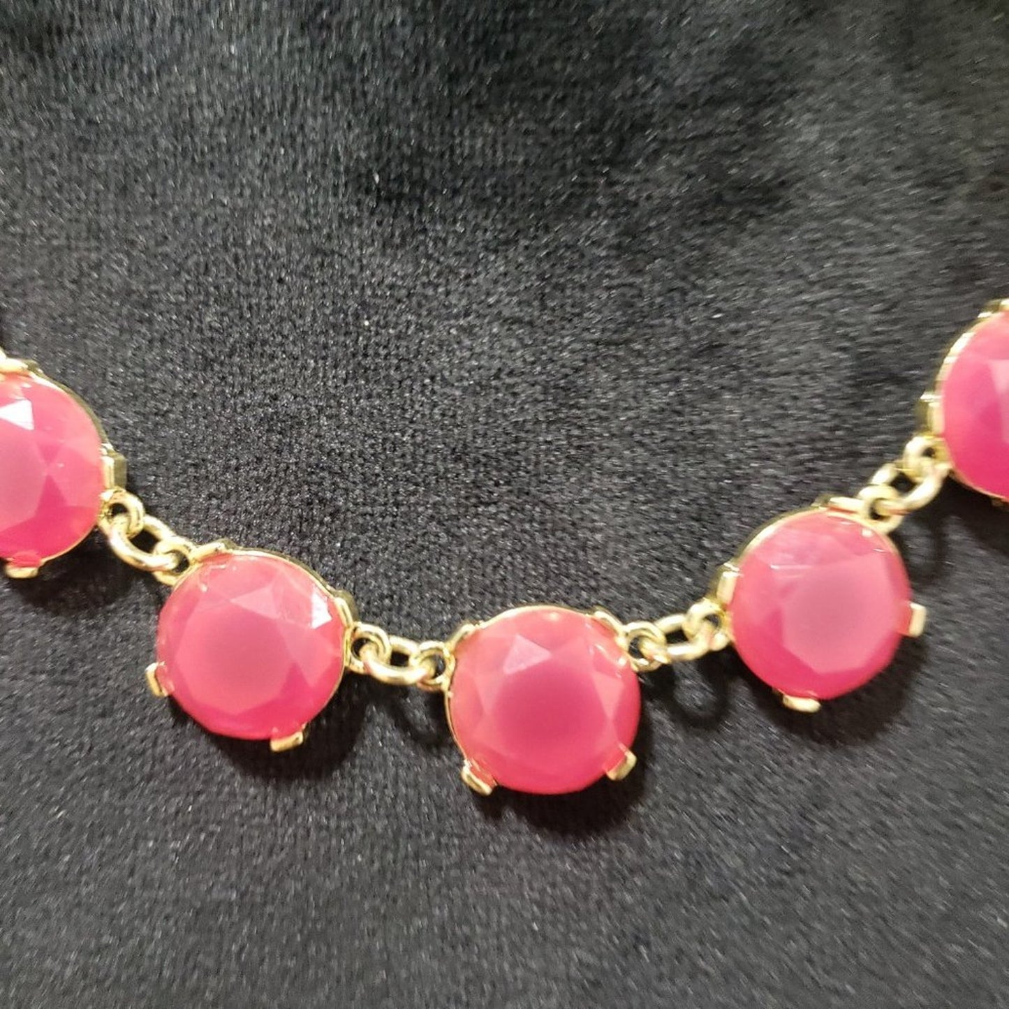Womens Fashion Coral Pink Gem Stone Gold Tone Statement Necklace w/ Lobster Clas