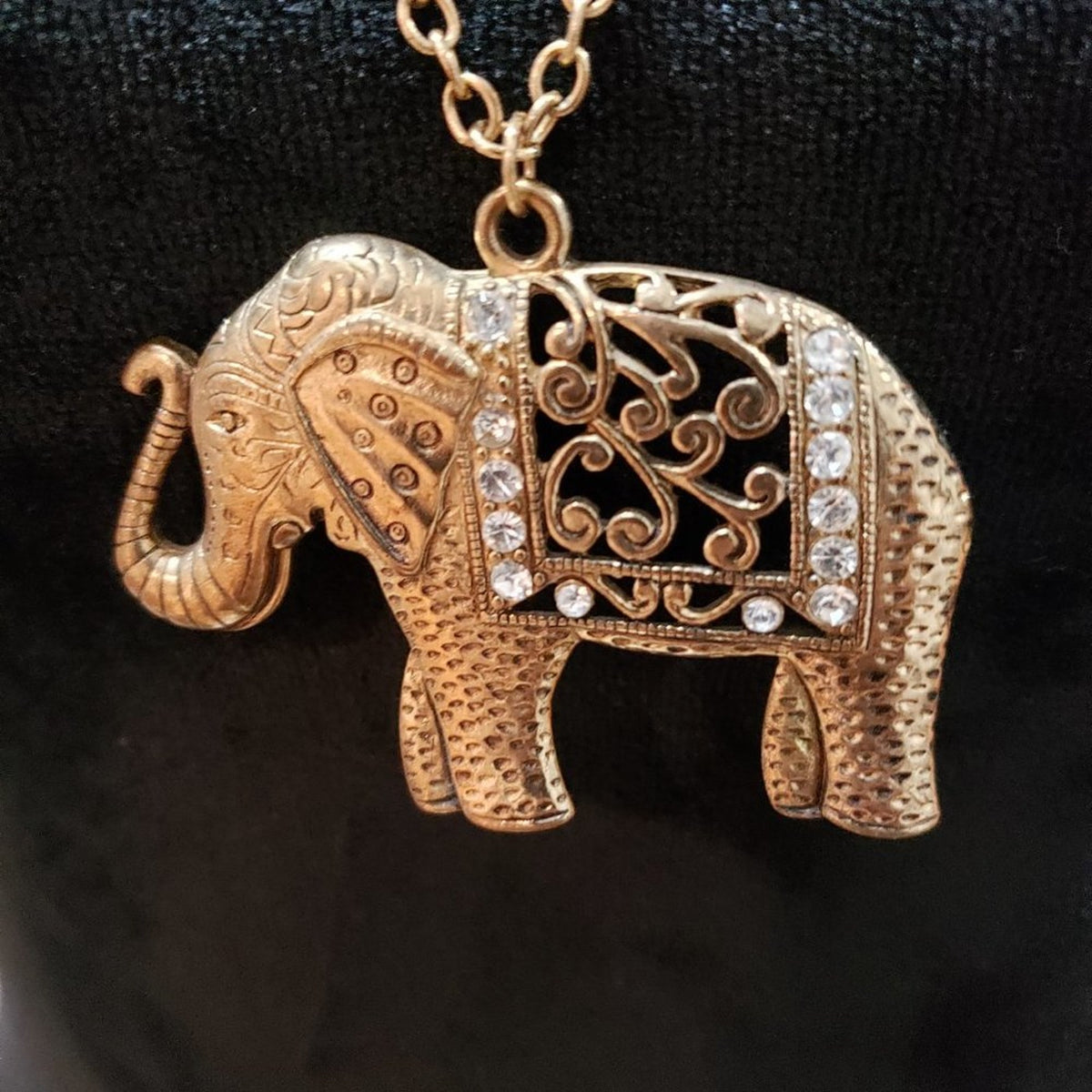 Womens Fashion Gold Tone Elephant Pendant Long Collar Necklace w/ Lobster Clasp