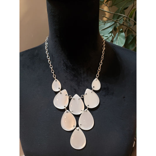 Womens Fashion Silver Tone White Acrylic Bubble Chunky Teardrop Linked Necklace