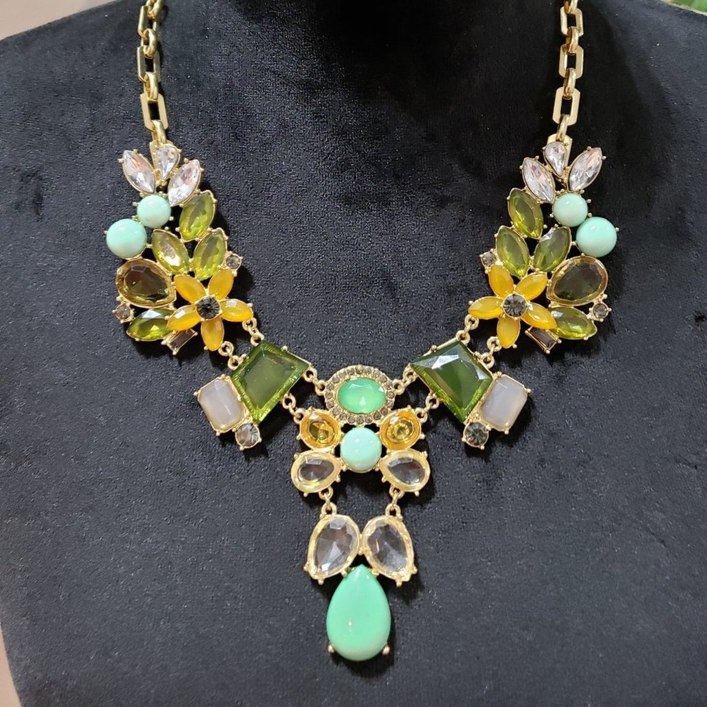 Women Fashion Glass Jeweled Green Yellow Rhinestones  Necklace w/ Lobster Clasp