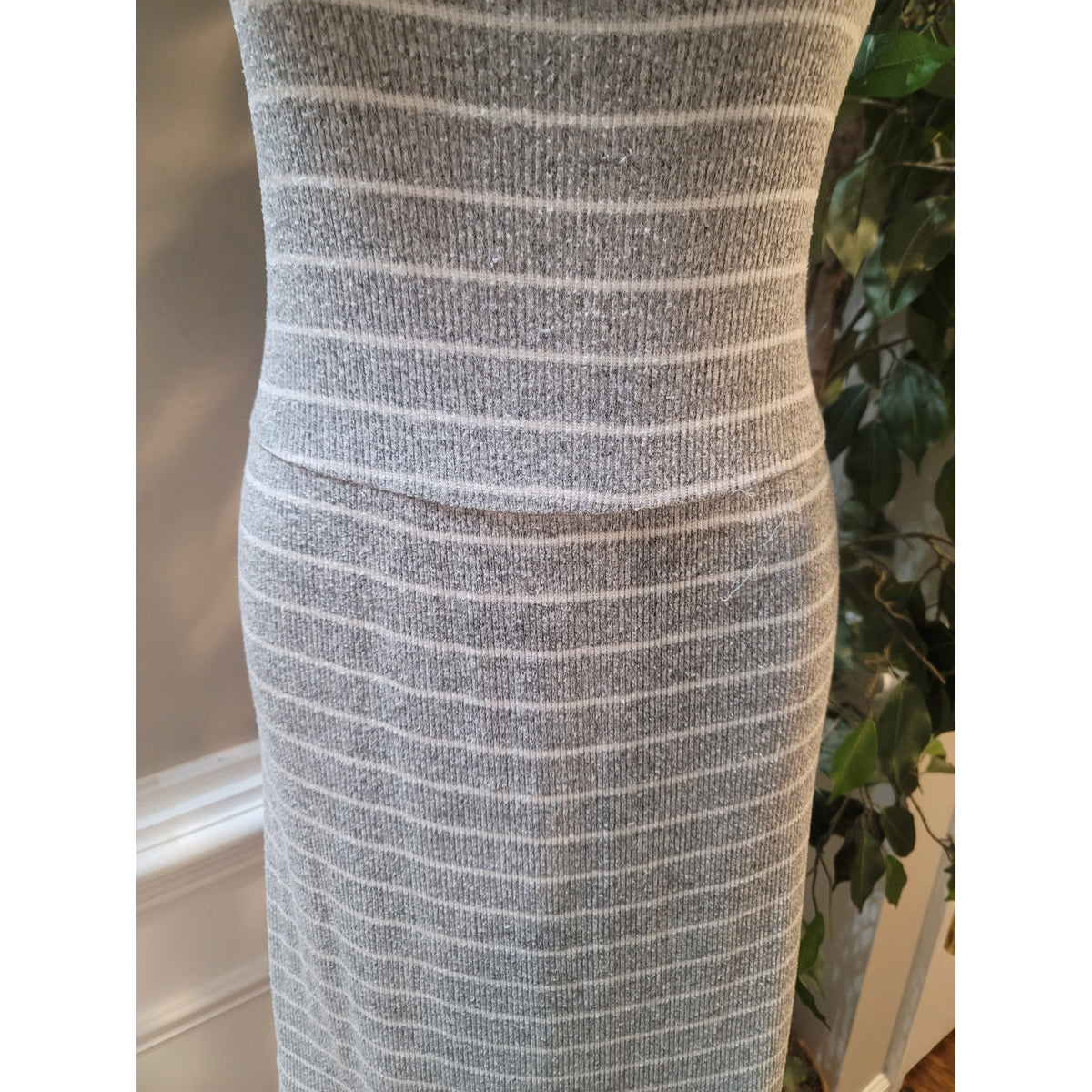 Daily Ritual Tank Dress Womens L Gray White Striped Ribbed Knit Scoop Ruffle Hem