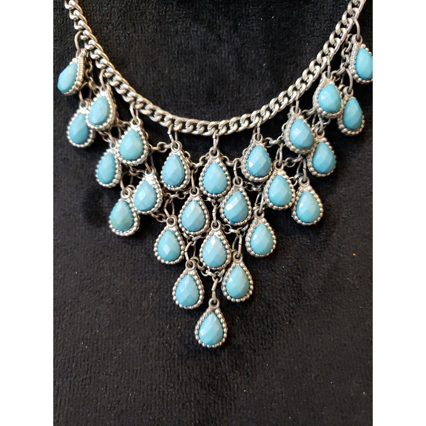 Women Silver Tone Teardrop Bazel-set Blue Bubble Beads Crochet Link Bib Necklace
