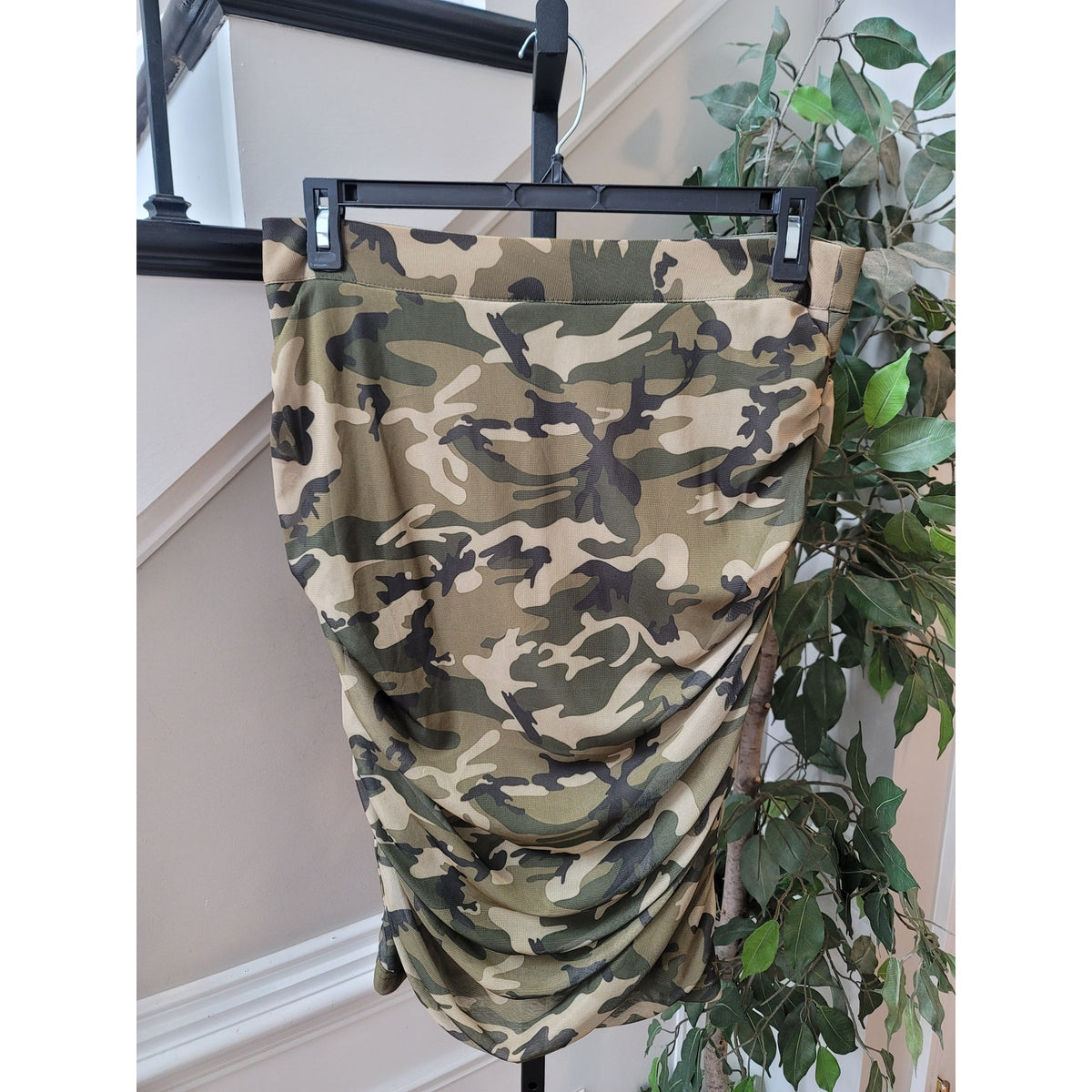 Ashley Stewart Pencil Skirt Women's SZ 10/12 Olive Nigh Camouflage Ruched Lined