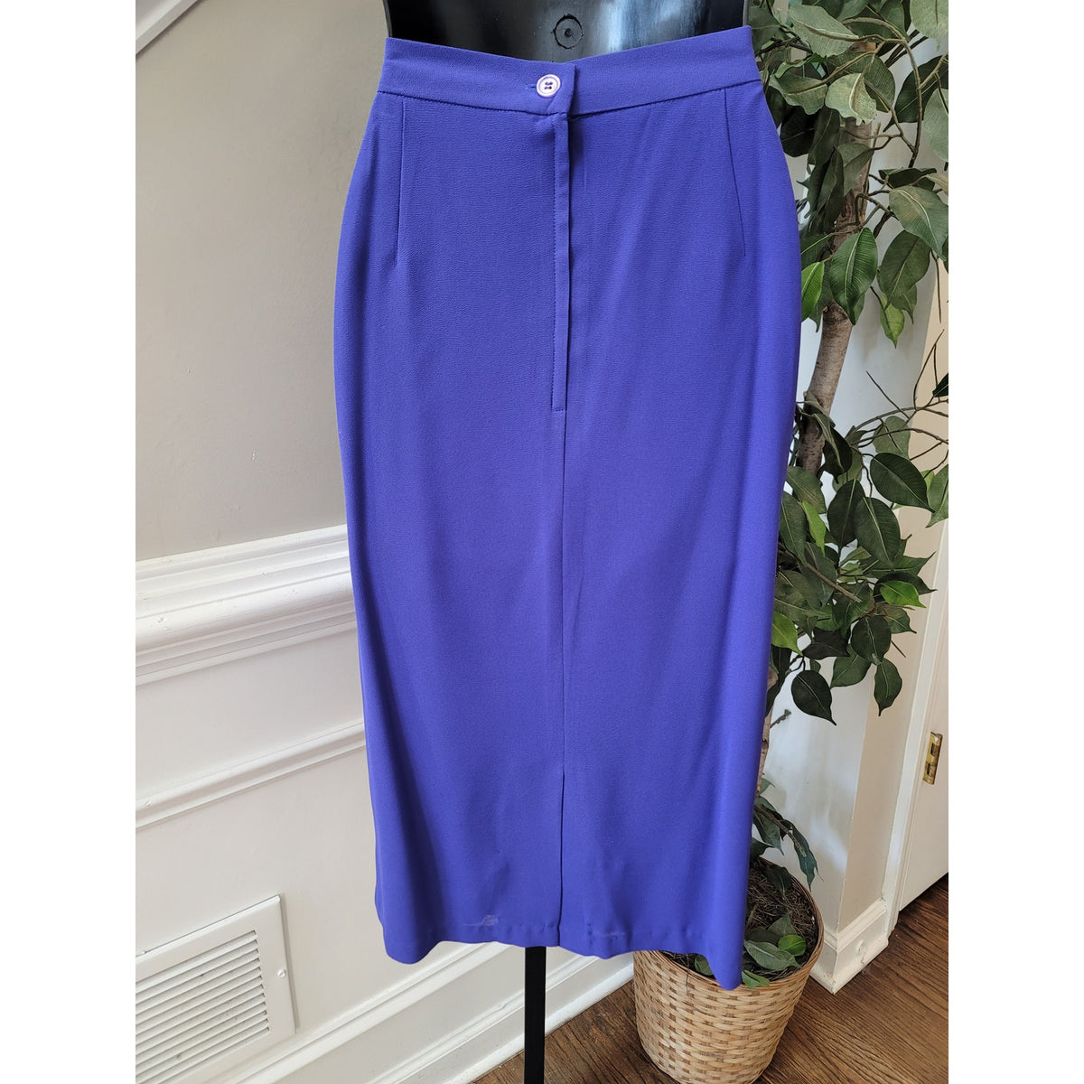 EY Boutique Skirt Suit Women's SZ 18 purple Rhinestone Button Front Back Zipper
