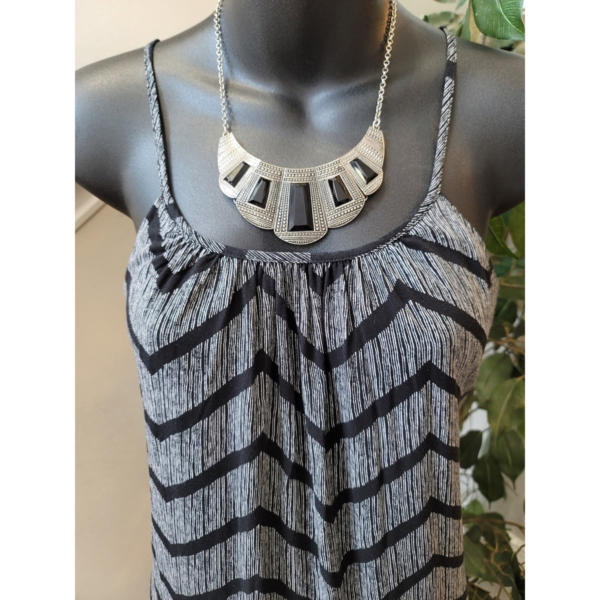 Merona Maxi Dress Women's XS Black White Chevron Striped Scoop Spaghetti Strap