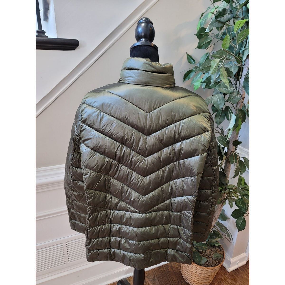 Esmara Puffer Jacket Women’s SZ XL Olive Green Quilted Front Zipper Long Sleeve