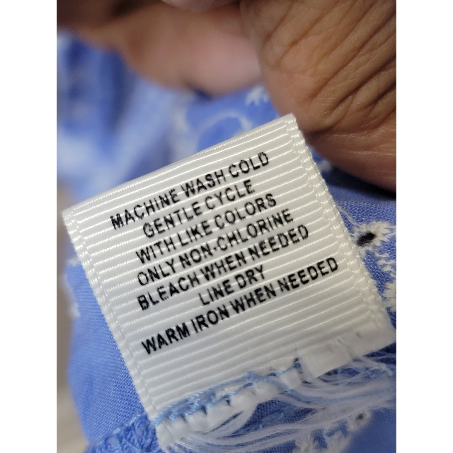 Ultra Pink Button Front Blouse Women's Medium Blue White Floral Embroidered