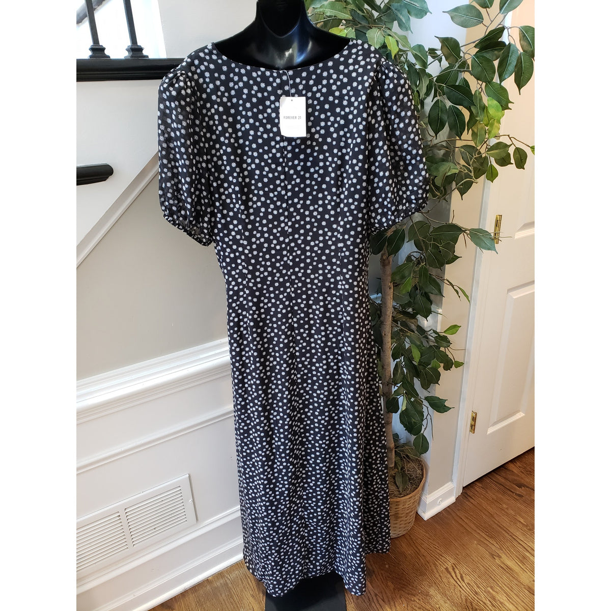 Forever 21 Long Maxi Dress Womens Size OX Black Lined Balloon Sleeve Wrap V Neck