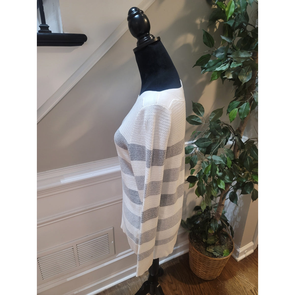 Market & Spruce Pullover Sweater Women's Small White/Gray Striped Boat Neck
