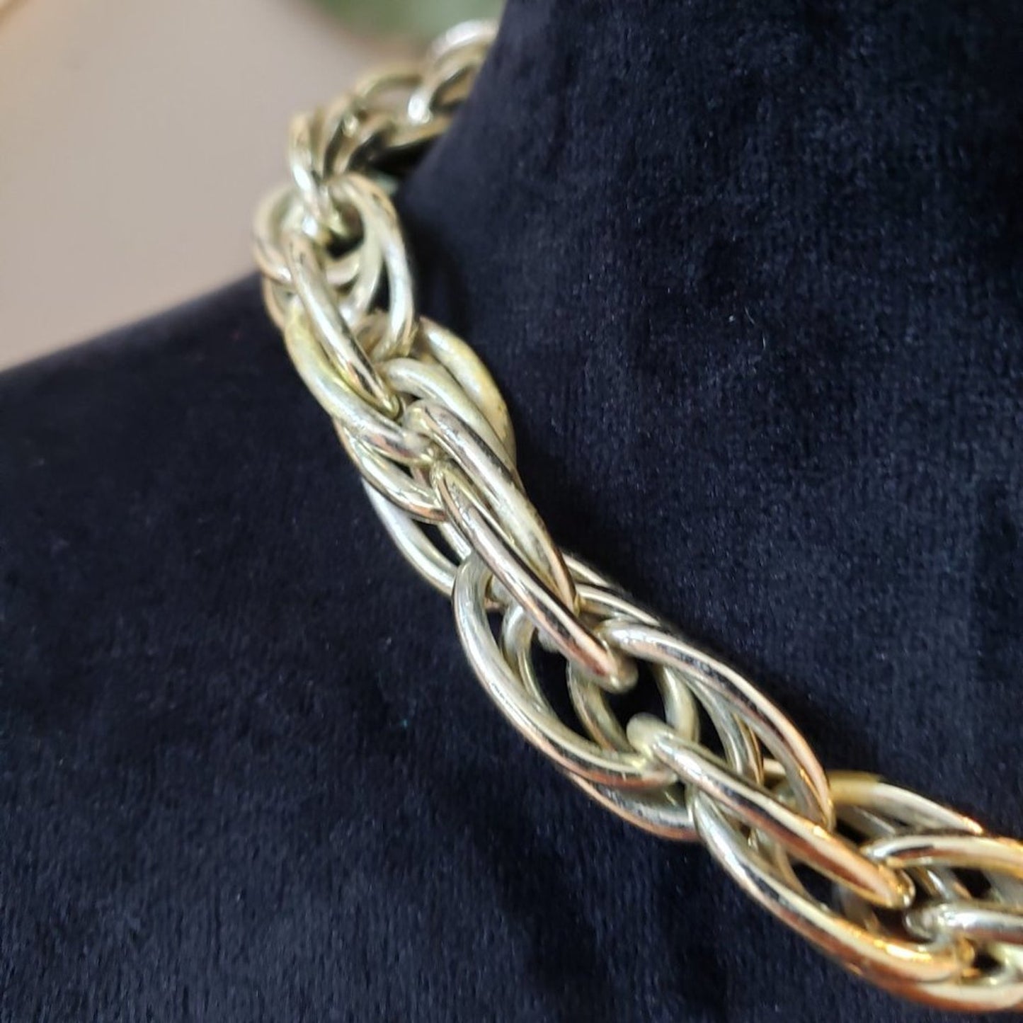 Womens Fashion Gold Tone Double Spiral Chain Collar Necklace with Pearl Clasp