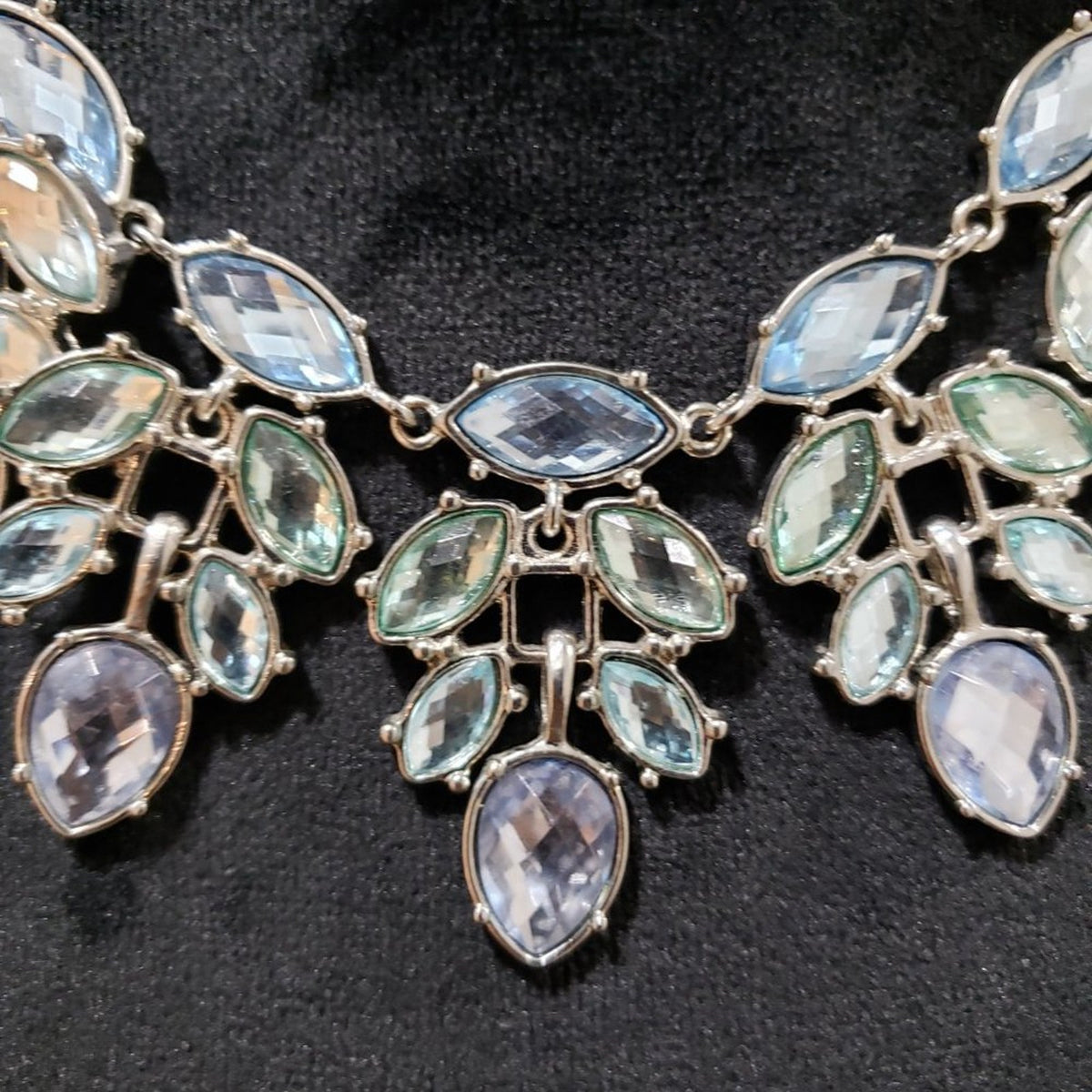 Womens Fashion Silver Aquamarine Glass Beads Collar Necklace with Lobster Clasp