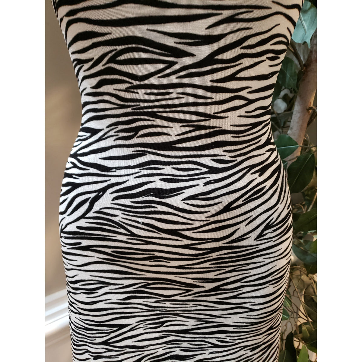 Women's Maxi Dress Small Black White Zebra Print Stretch Sleeveless Scoop Neck