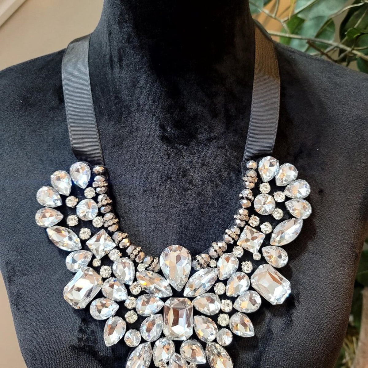 Womens Fashion Clear Crystal Teardrop Beaded Choker Necklace Jewelry