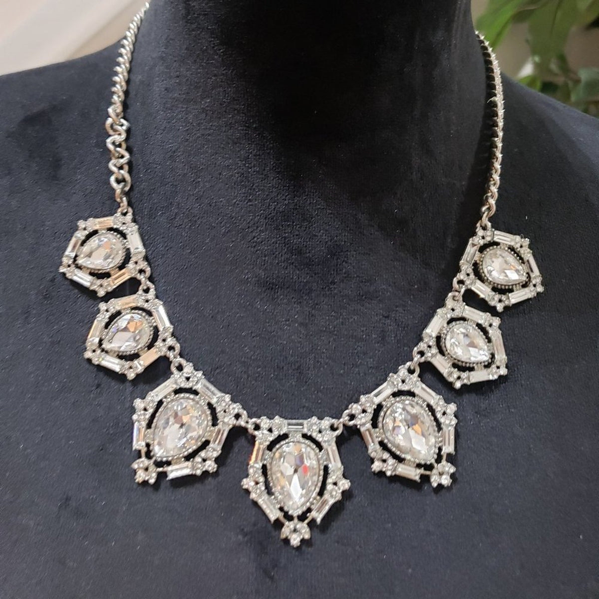 Womens Fashion Rhinestone Silver Tone Statement Collar Necklace w/ Lobster Clasp