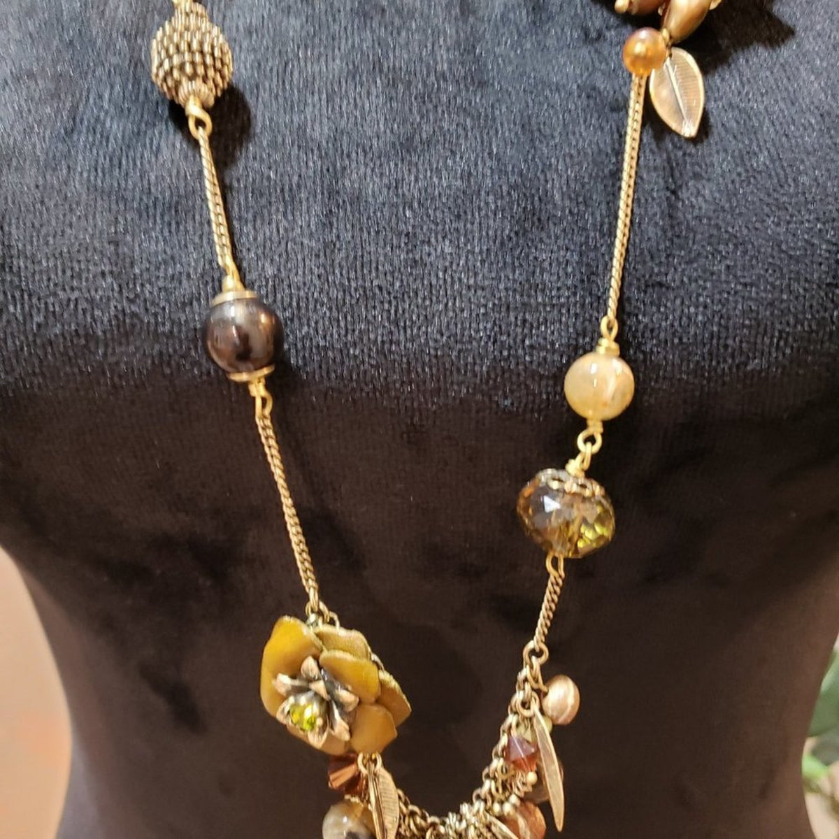 Bohm Women Fashion Gold Tone Flower Drop Pendant Collar Necklace w/Lobster Clasp