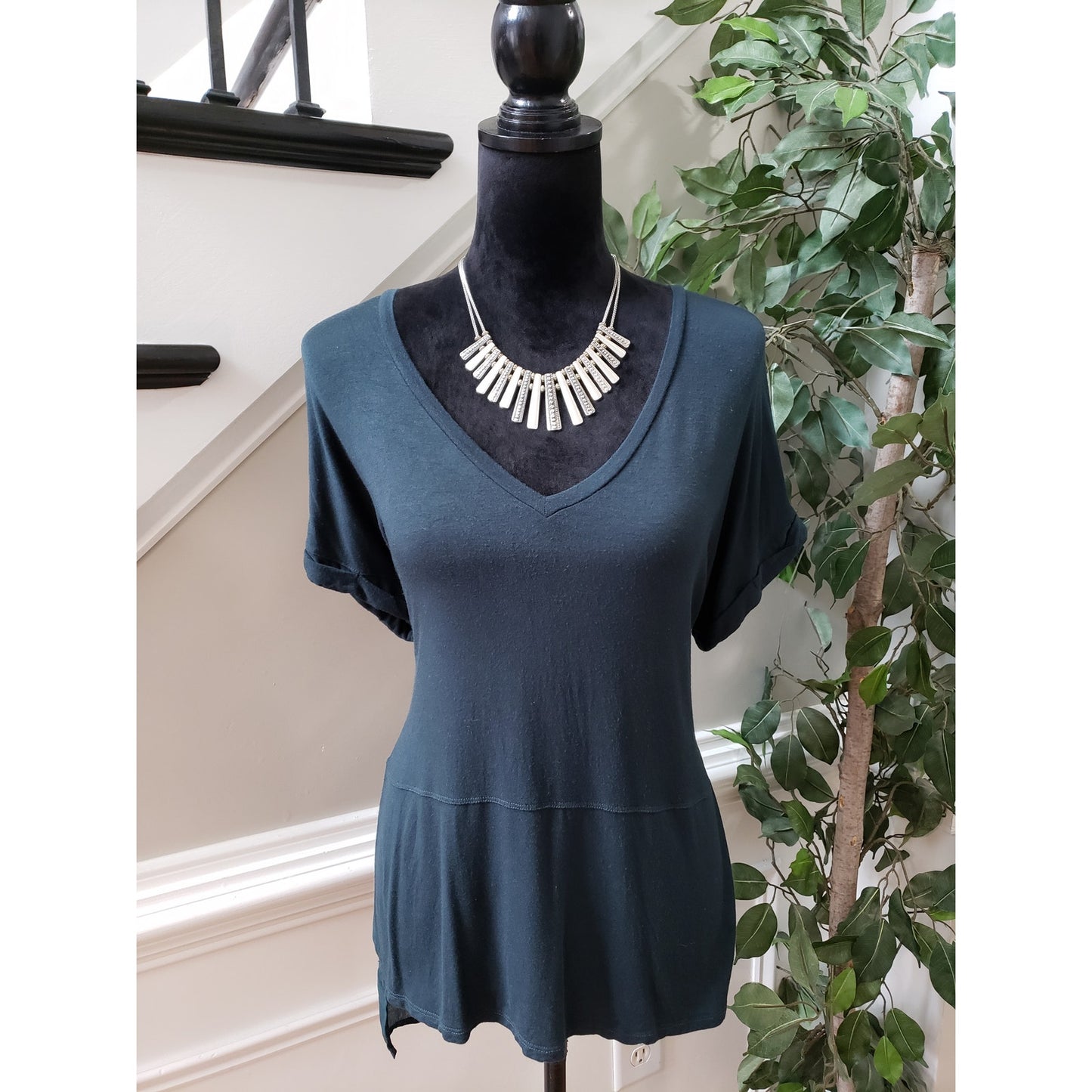 Black Tap Top Blouse Women's Size Medium Black Solid Casual Short Sleeve V-Neck