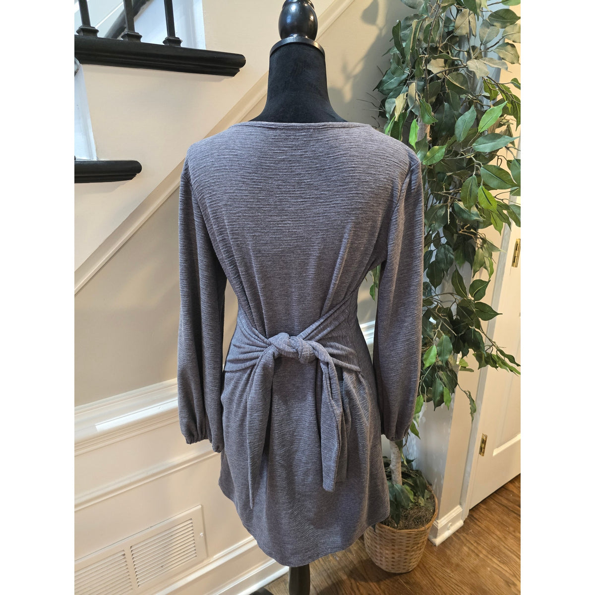 R Vivimos Knit Dress Women's Size Large Gray Solid Long Sleeves Crew Neck