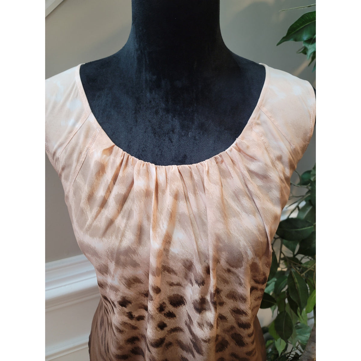 Chico's Tank Top Women's SZ 2/L Brown/Beige Leopard Print Sleeveless Round Neck