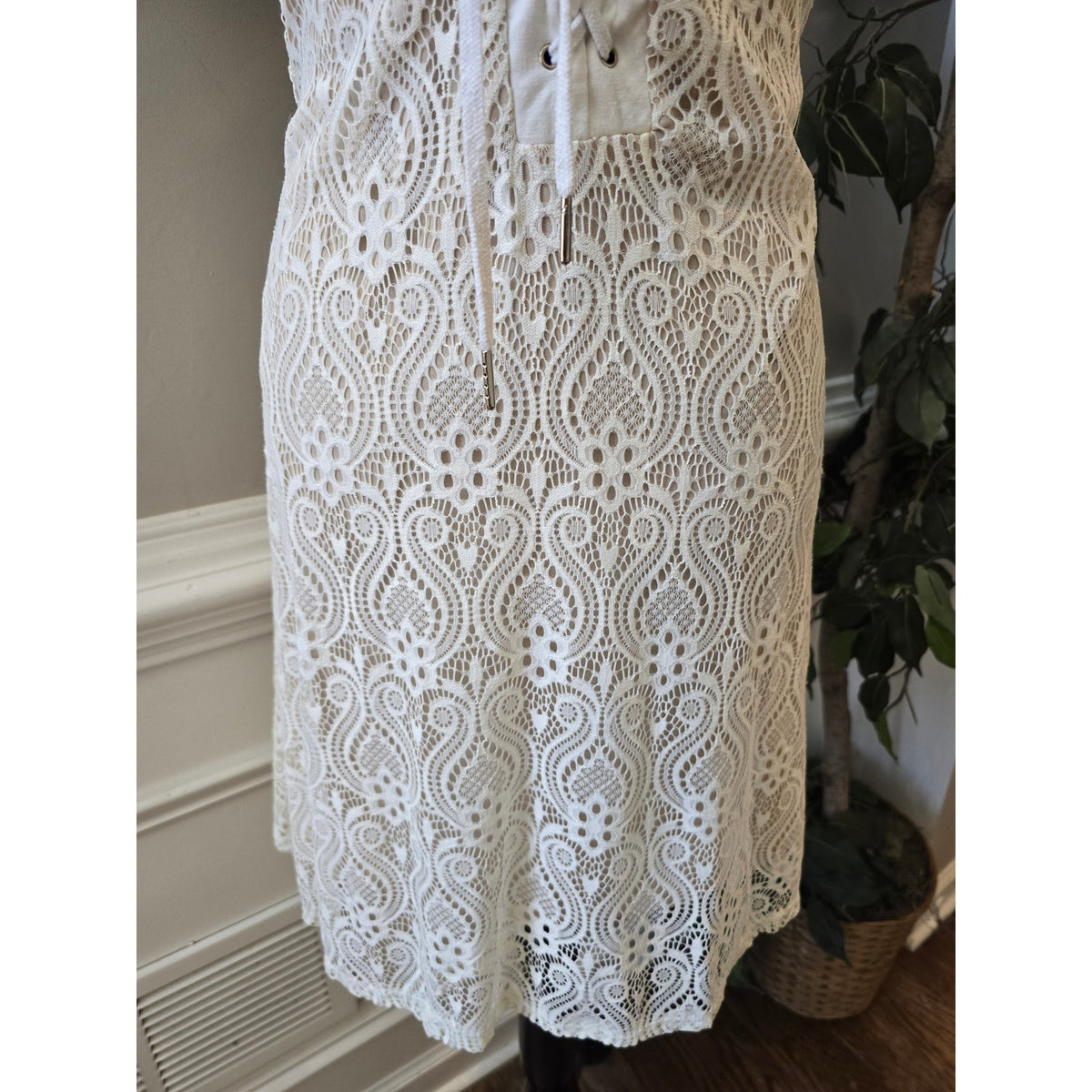 Love J A-Line Mini Dress Women's Large White Crochet Lace Grommet Tie Lined