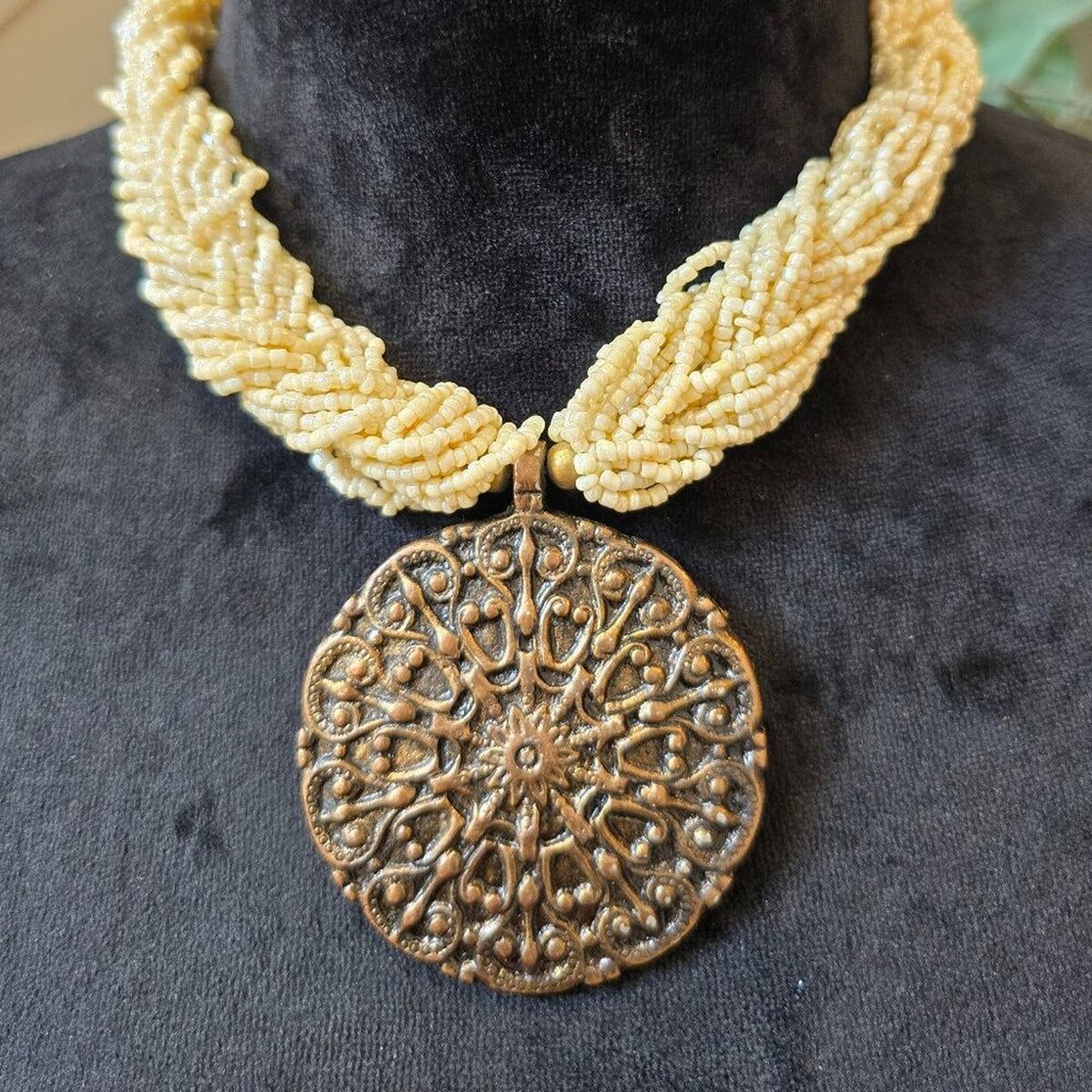 Women Fashion Ivory Seed Beads Multiple Layer Medallion Pendant Necklace Jewelry