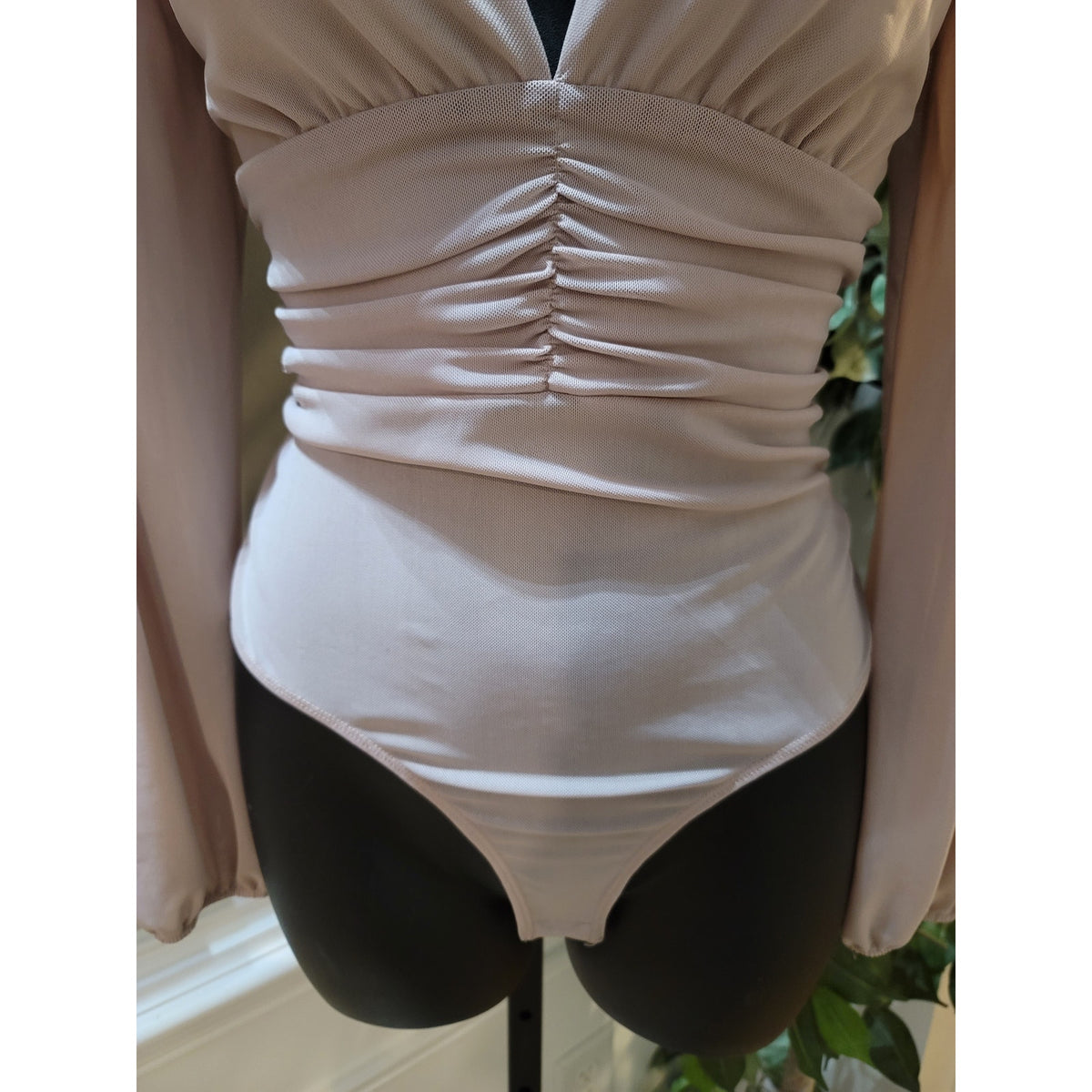 STELLA LUCE Bodysuit Women's Size M Pink Ruched Plunge V Neck Long Sleeve Top