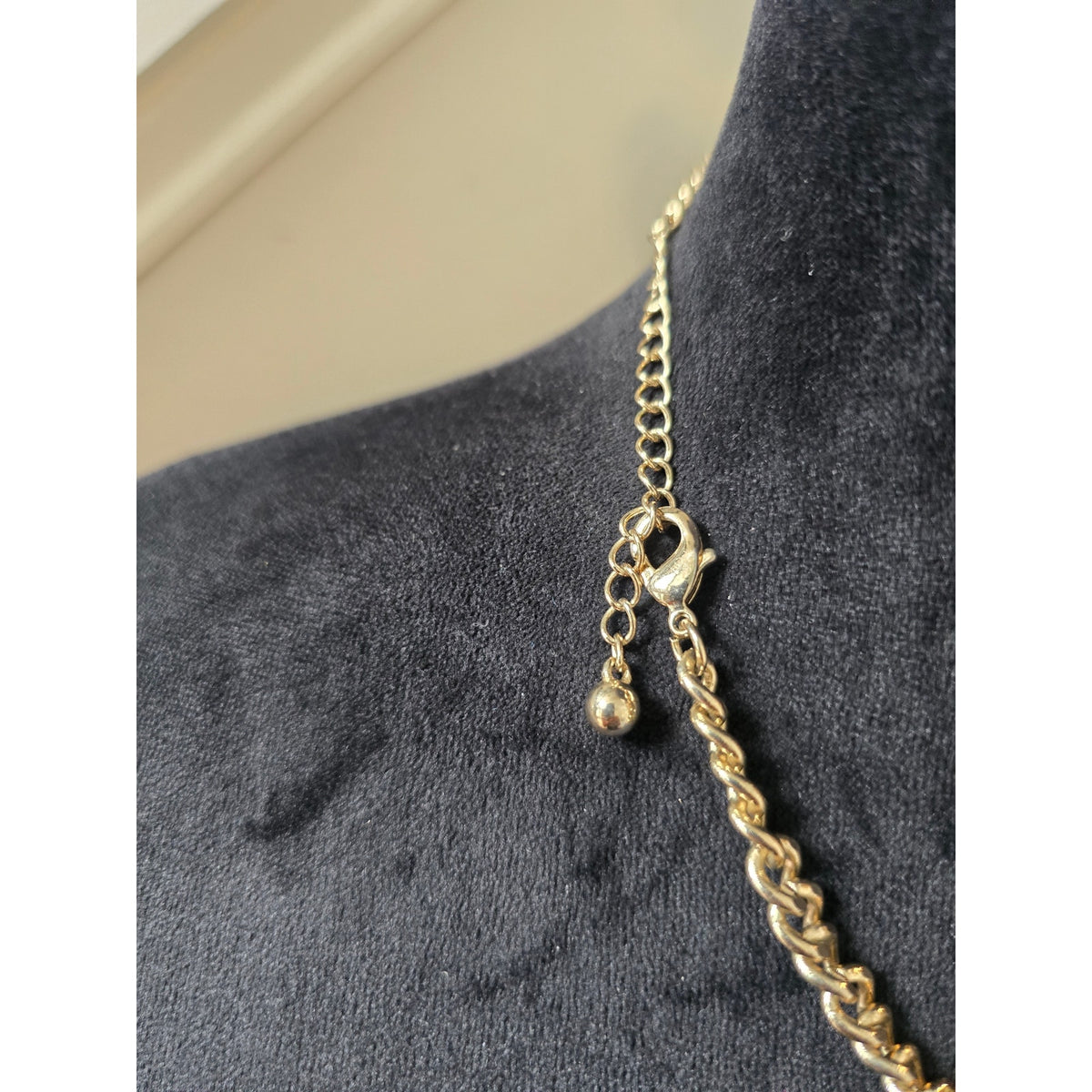 Gold Tone Intricate Filigree Floral Lace Design Ornate Bib Necklace