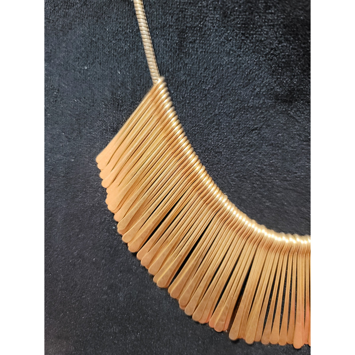 Stella & Dot Women's Gold Statement Necklace With Lobster Clasp Elegant Design