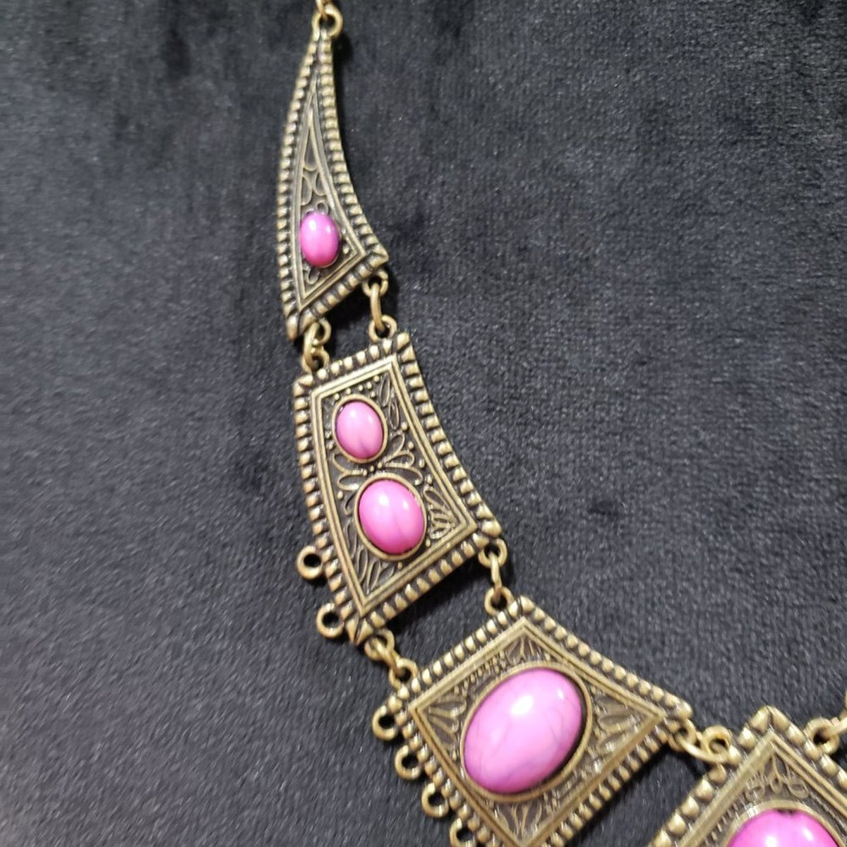 Women Fashion Pink Gem Stone Beads Antiqued Gold Tone Bib Necklace