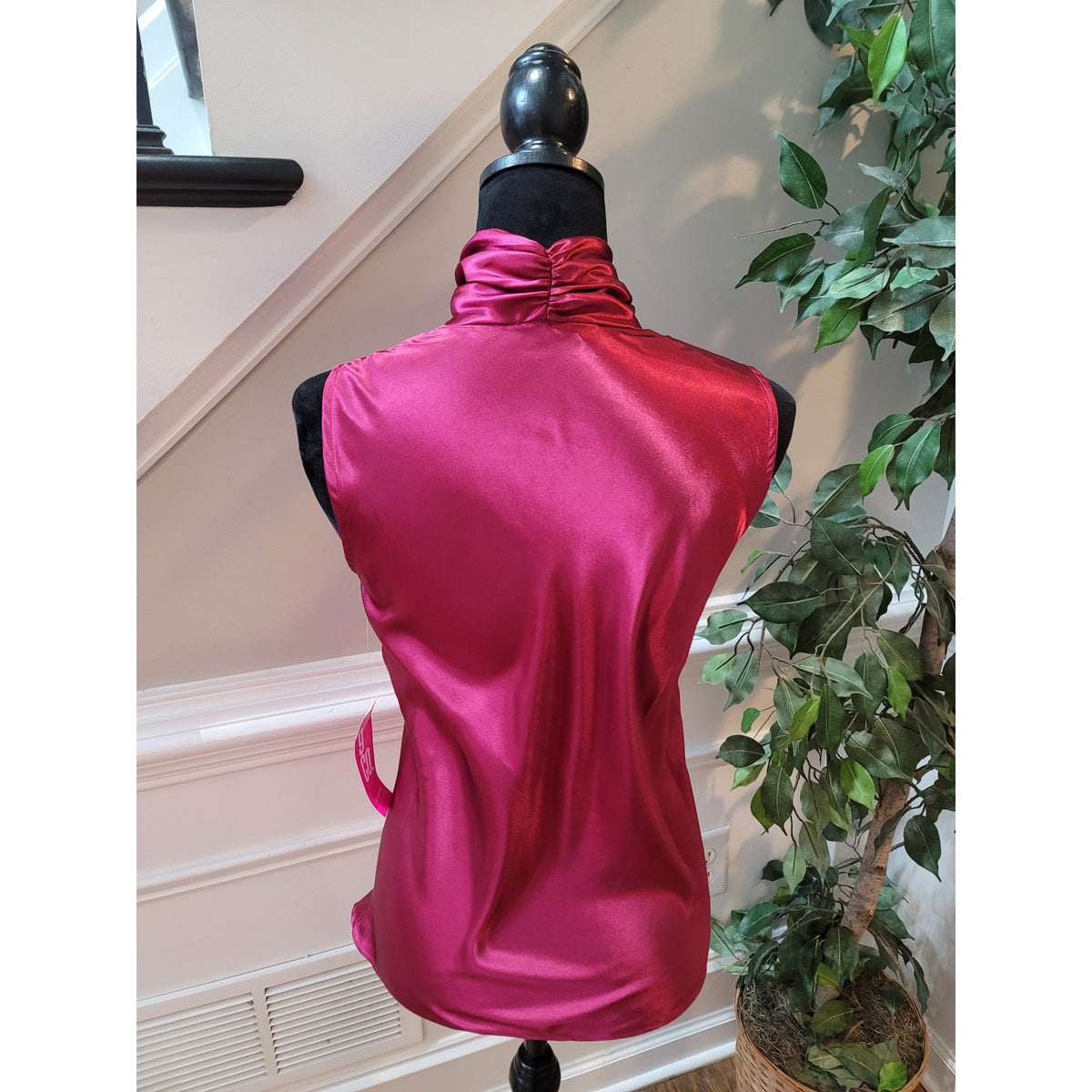 9&Co. Blouse Top Women's Small Fuchsia Magenta Satin Sleeveless Bow-Tie Neck