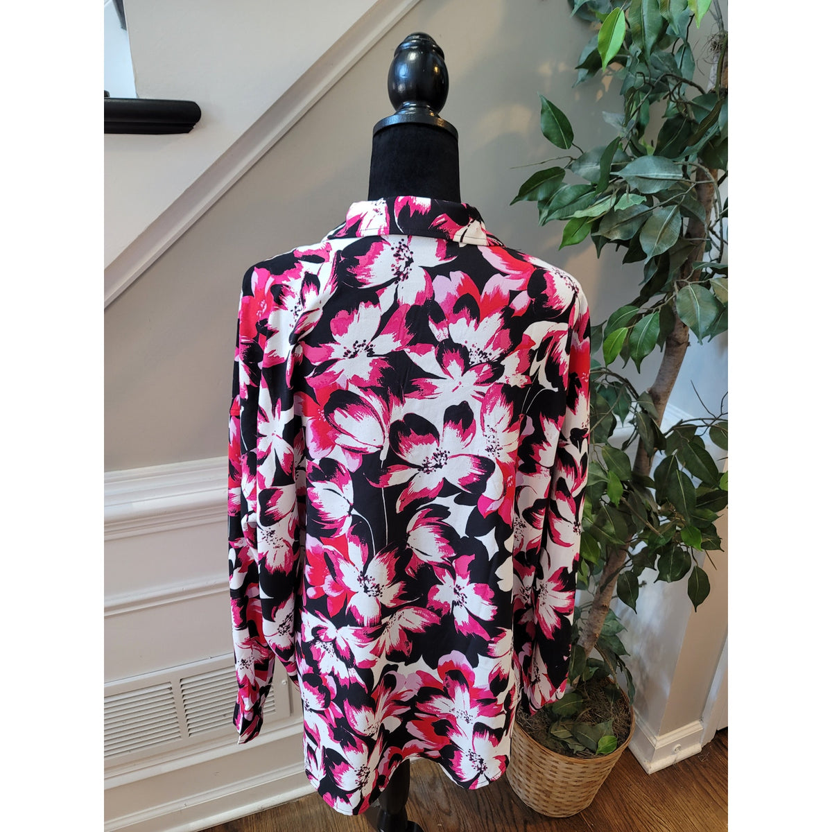 Rafaella Blouse XL Multi Floral Split Collar Curved Hem Drop Shoulder Casual