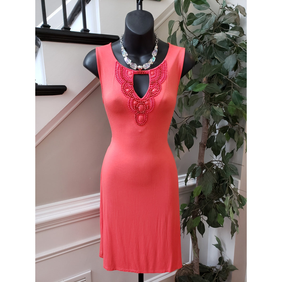 Dana Buchman Dress Women Small Coral Pink Sleeveless Keyhole Beaded Neckline