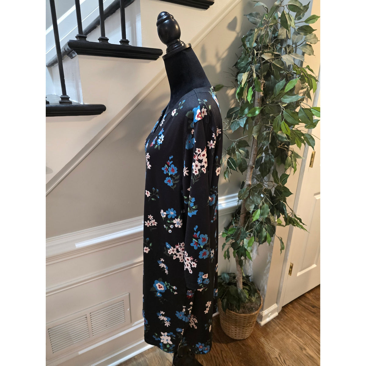 Floral Dress Women's Size 2XL Black Blue UPF 50 Long Sleeves V Neck With Pockets
