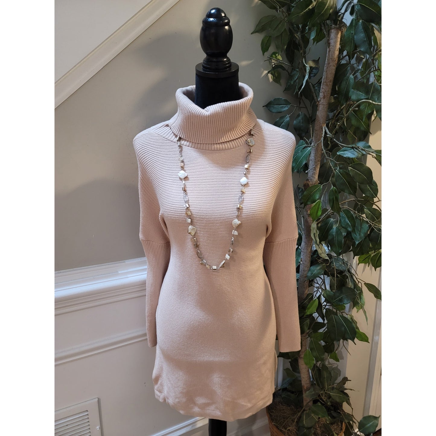 Lilly Scott Sweater Women's Medium Beige Long Sleeve Turtleneck Knit Tunic