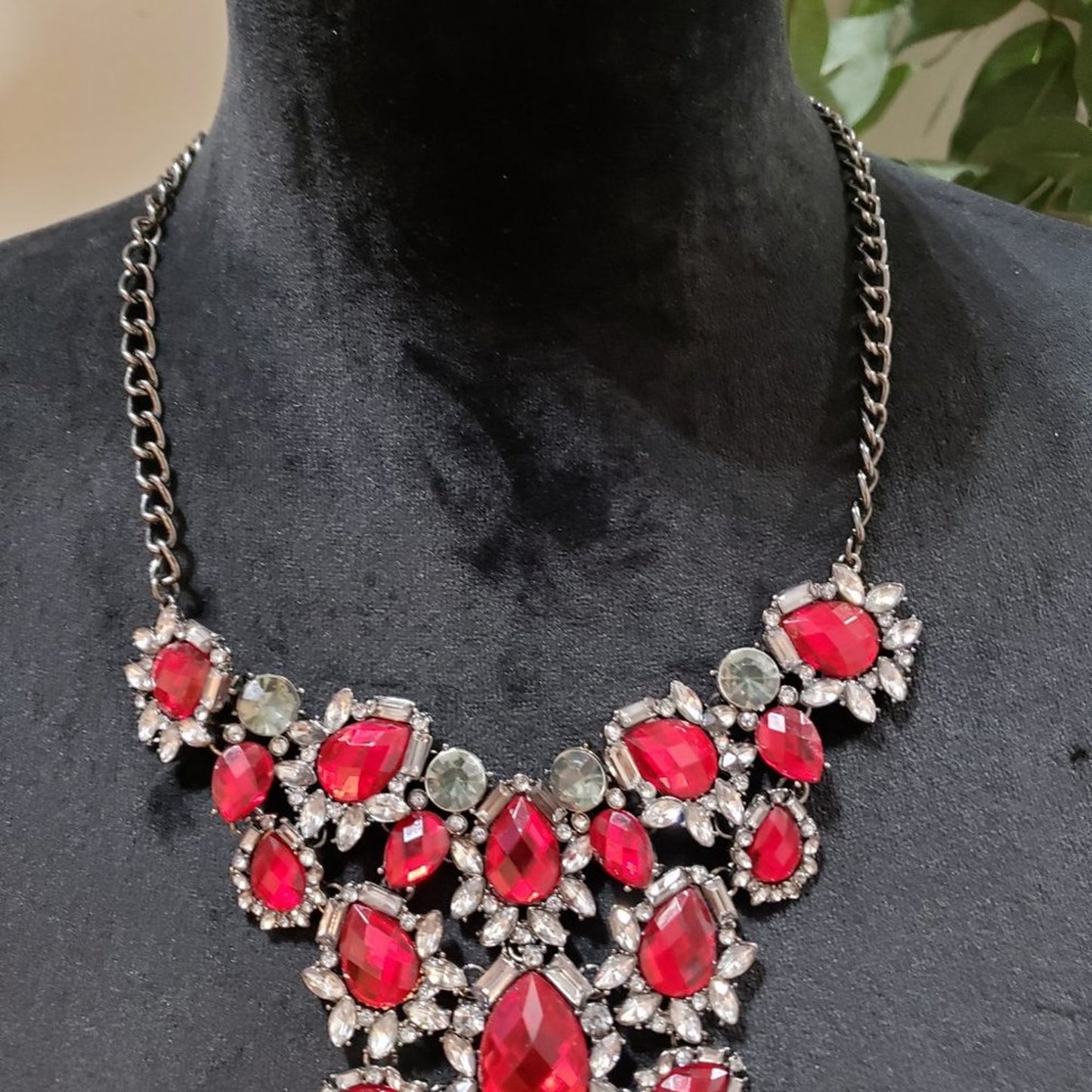 Torrid Women Red Rhinestones Faceted Crystal Silver Tone Collar Necklace Lobster