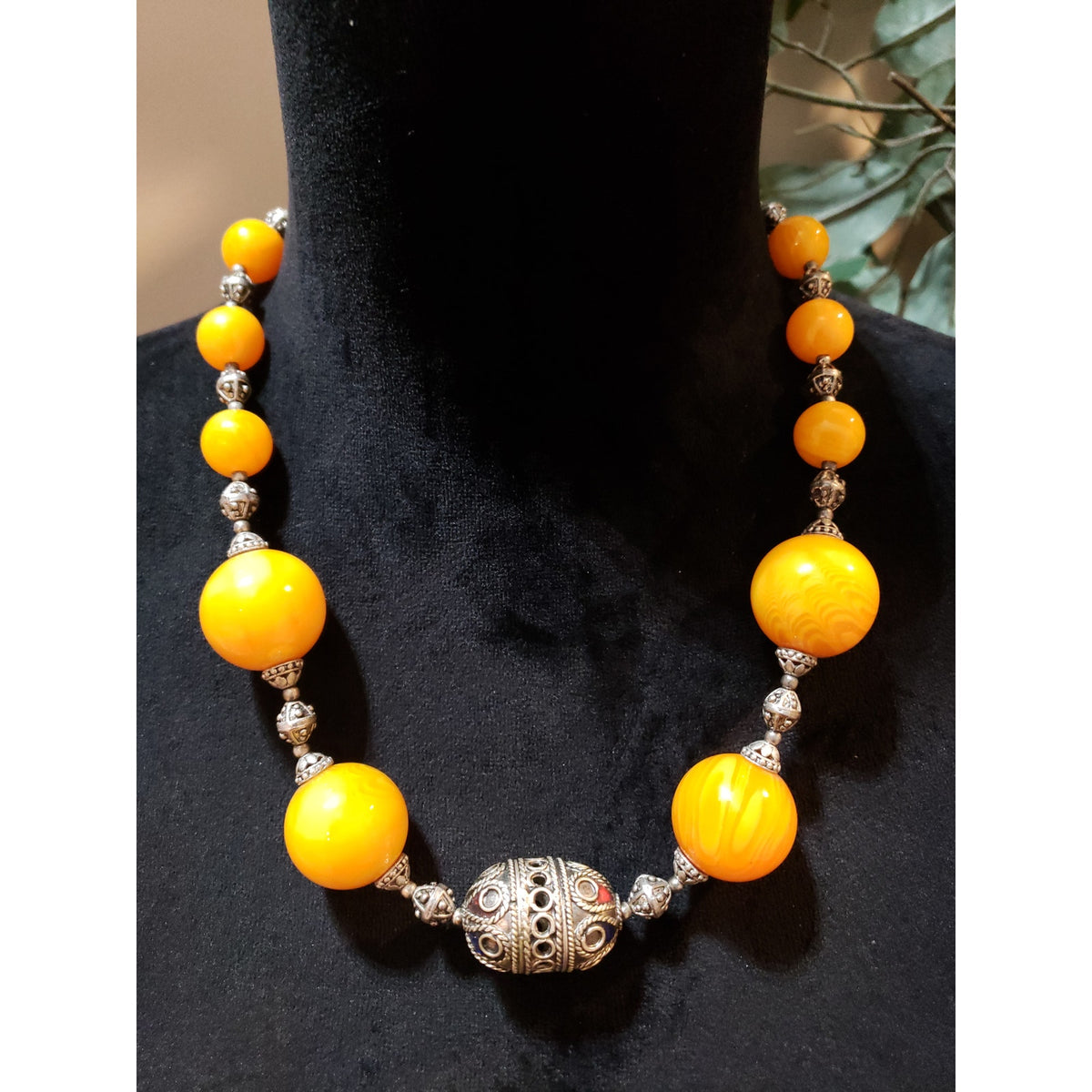 Womens Fashion Gold Tone Yellow Amber Metal Ornate Beads Necklace w/ Lobster