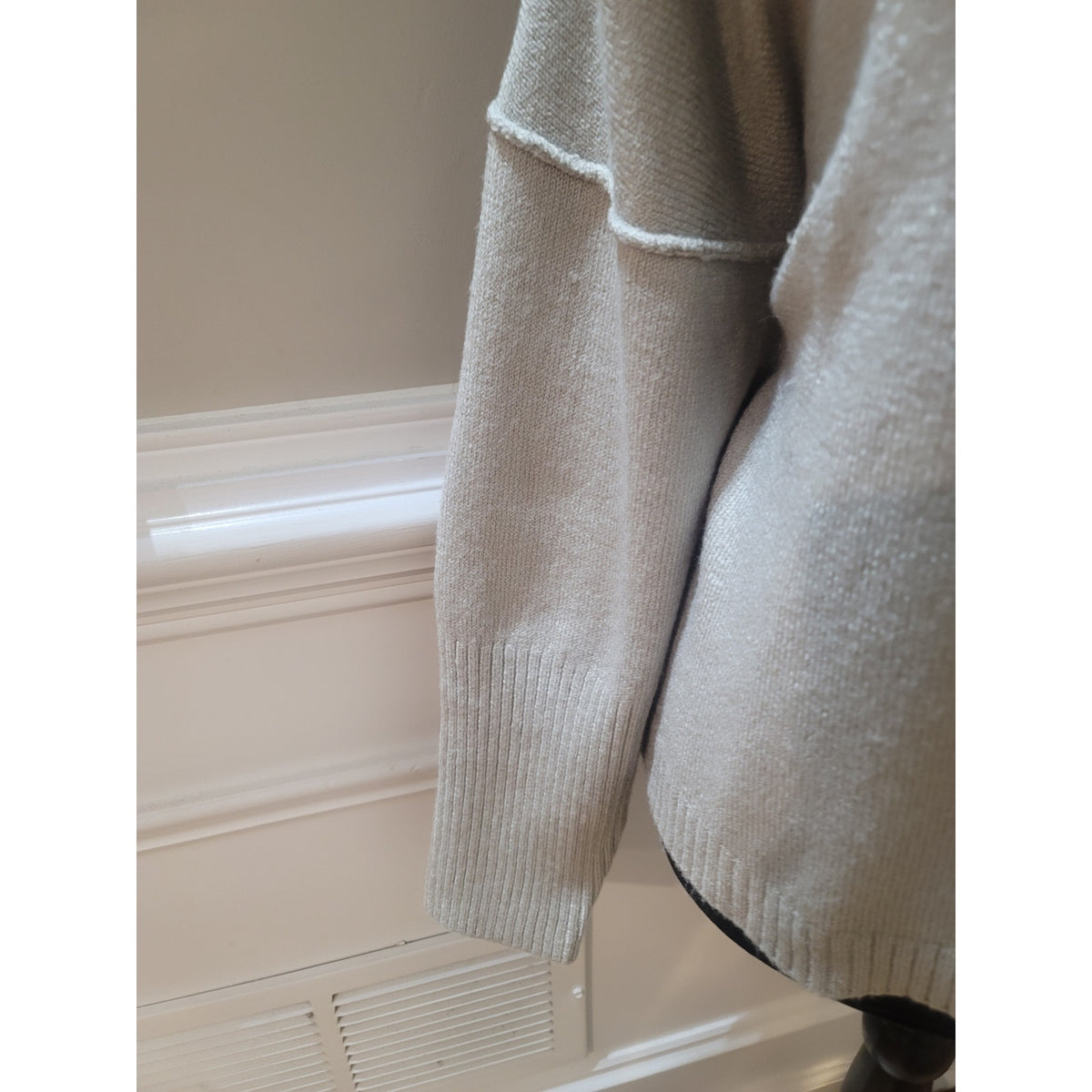 Missguided Jumper Sweater Women's SZ 14/16 Gray Dropped Shoulder Seam Front