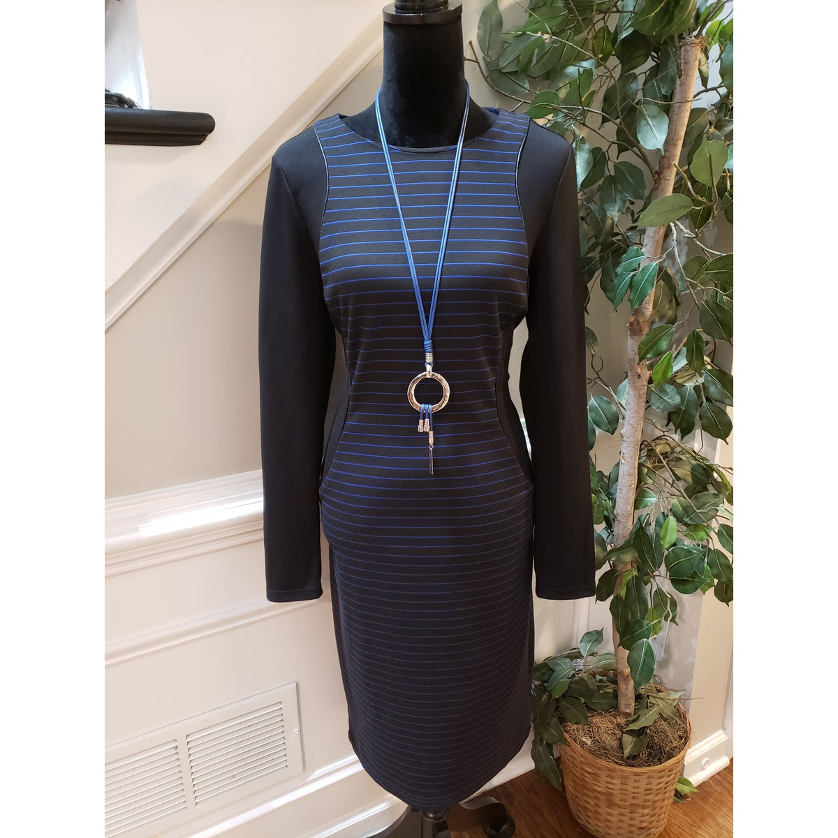 Spense Sheath Dress Women's Size 10 Blue Striped Rayon Stretch Long Sleeve
