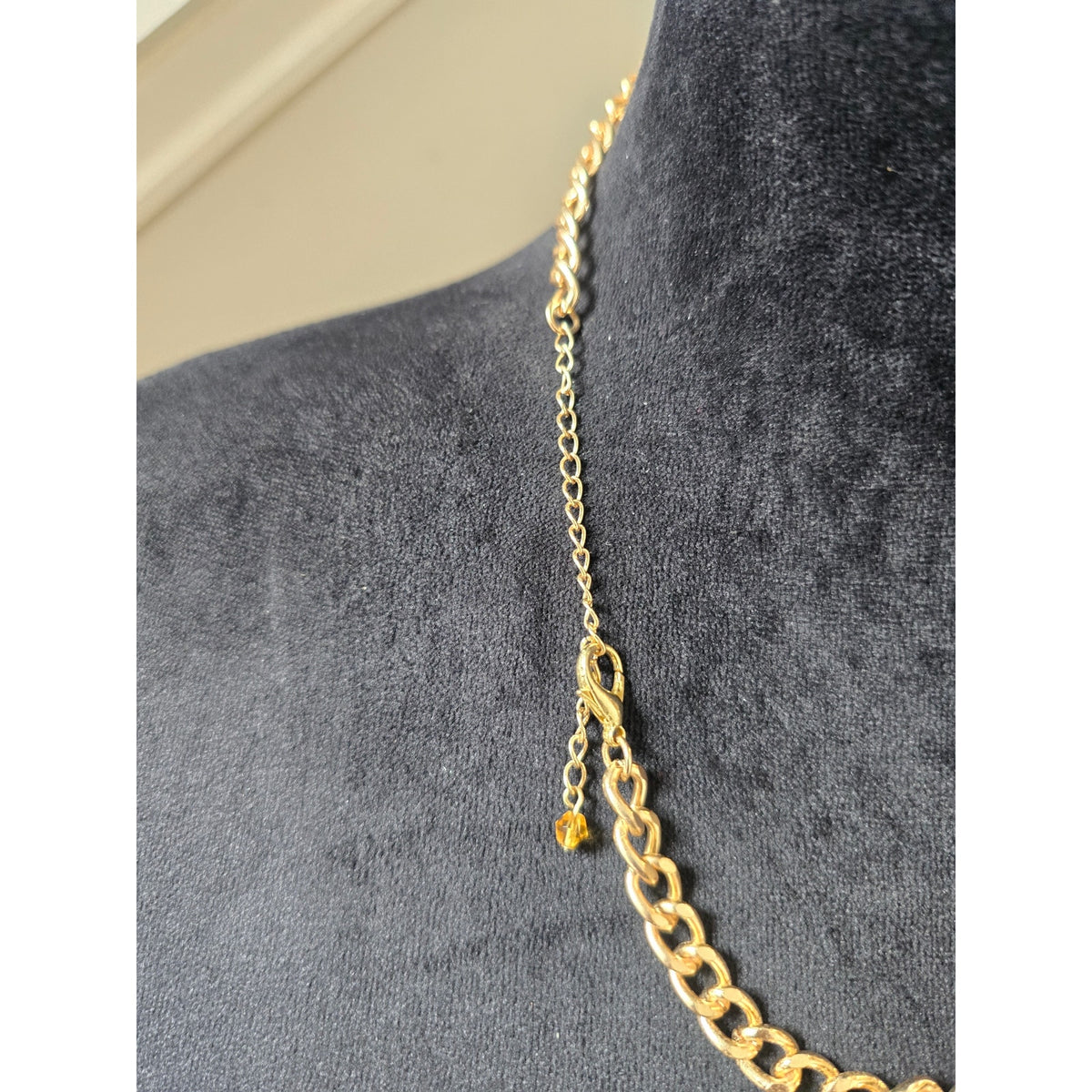 Black White Floral Flower Crystal Rhinestone Gold Tone Bib Necklace