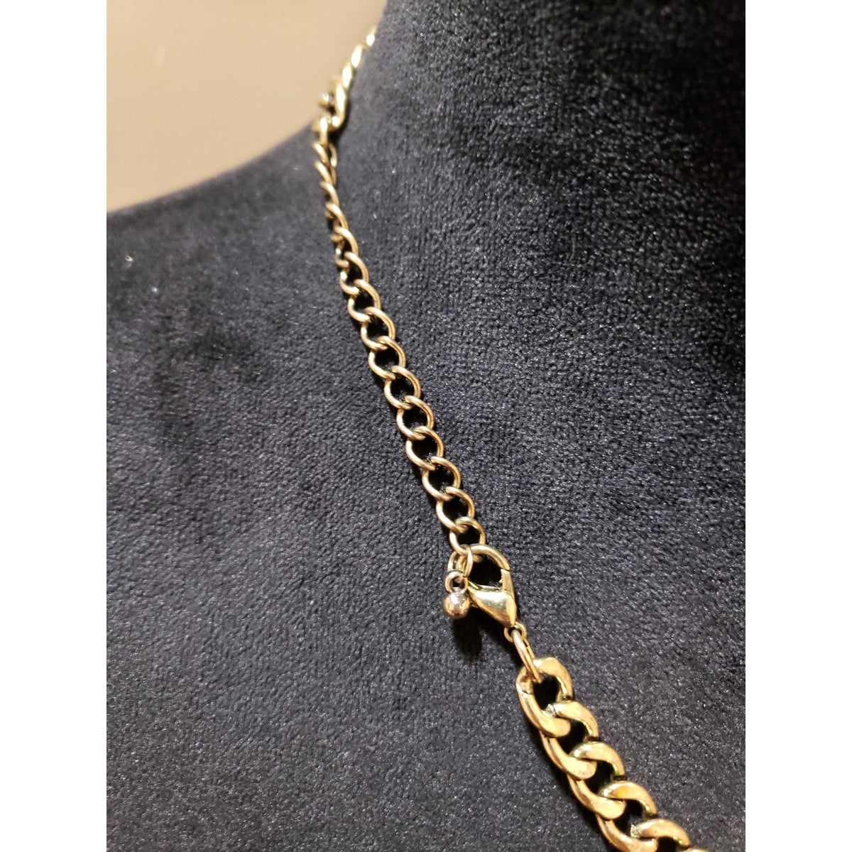 Womens Gold Tone Faceted White Teardrop Beads Collar Necklace