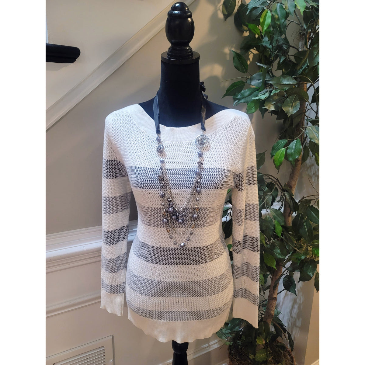 Market & Spruce Pullover Sweater Women's Small White/Gray Striped Boat Neck