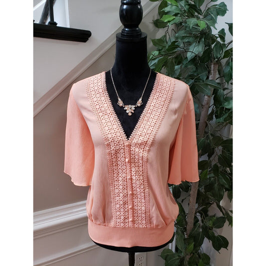 New York & Company Womens Peach Solid Polyester V-Neck Short Sleeve Top Blouse M