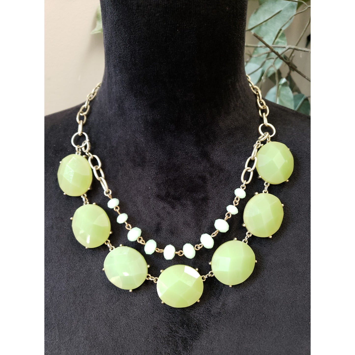 Womens Two Strand Faceted Prong-set Emerald Acrylic Beads Statement Necklace