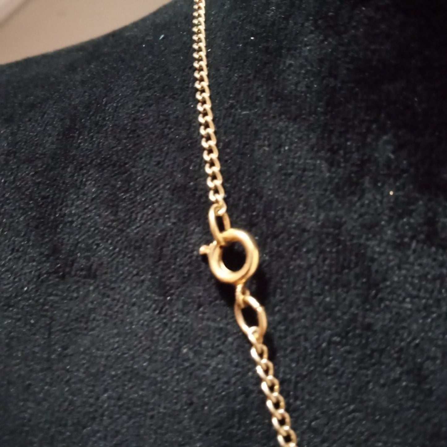 Women Modern Fashion Big Pendant Gold Tone Long Teardrop Necklace w/ Round Clasp